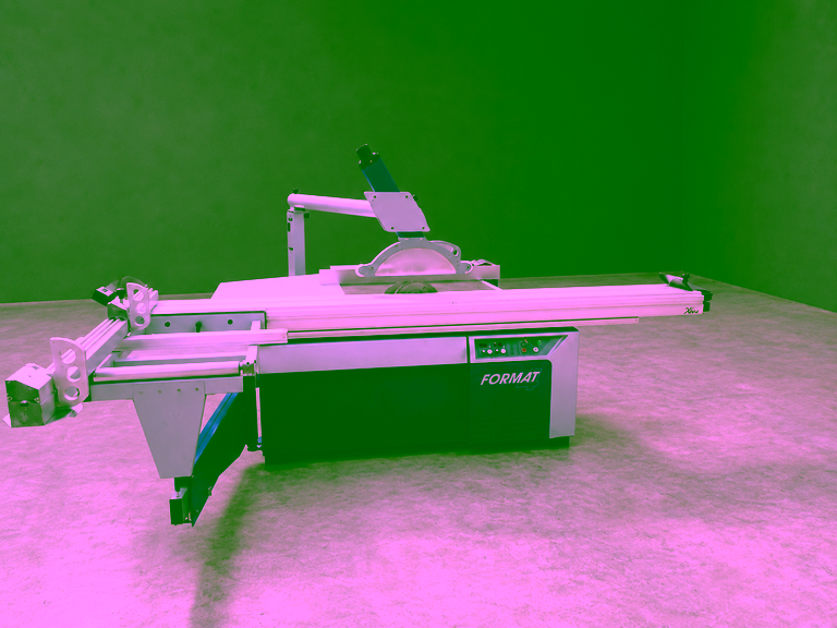 Format-4 sliding table saw