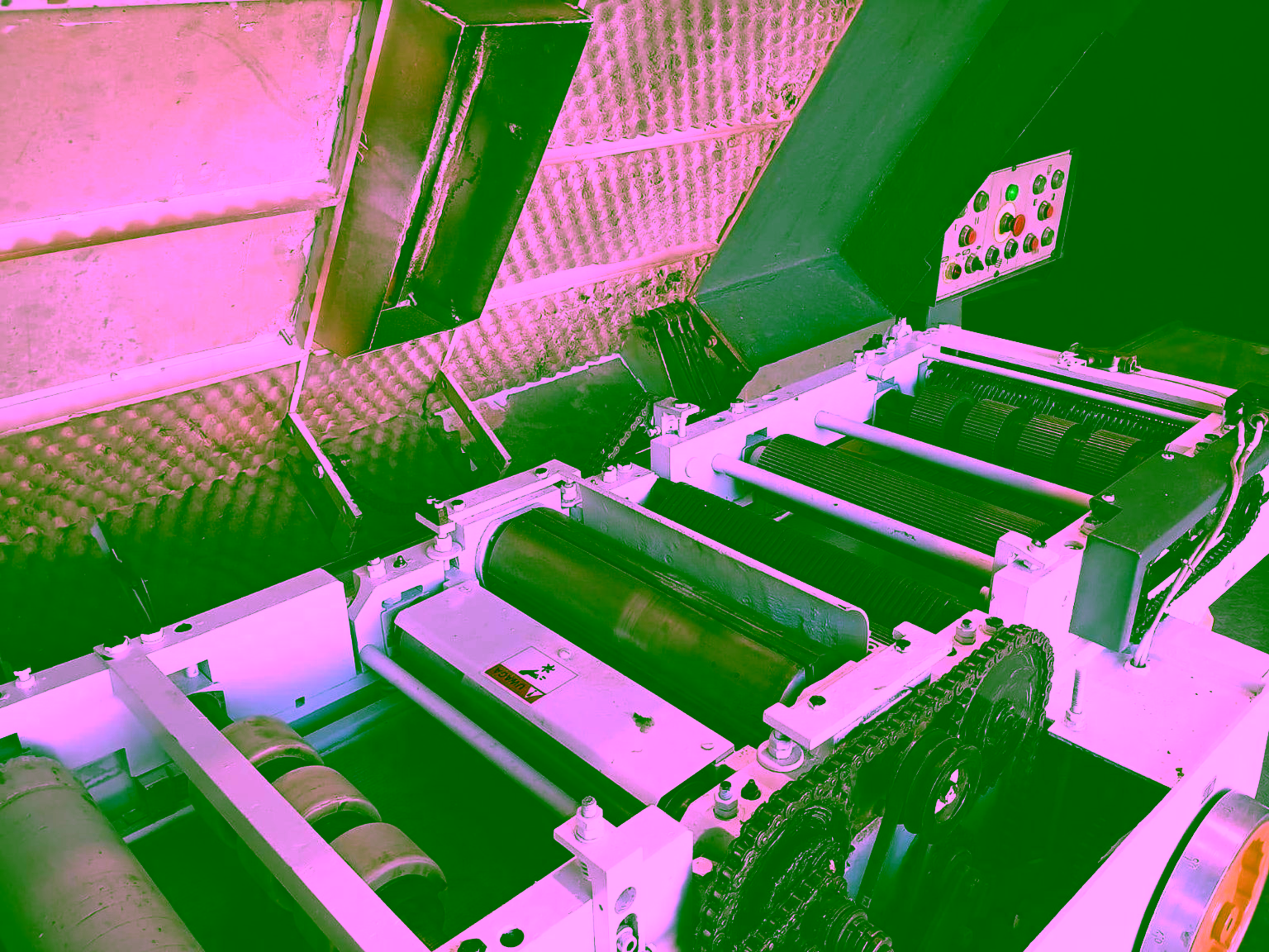 Feed rollers and cutterblock with the top hood open